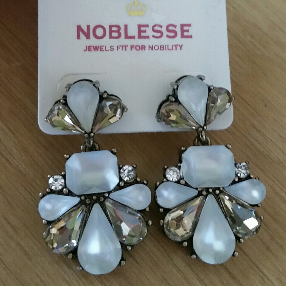 Rhinestone drop earrings